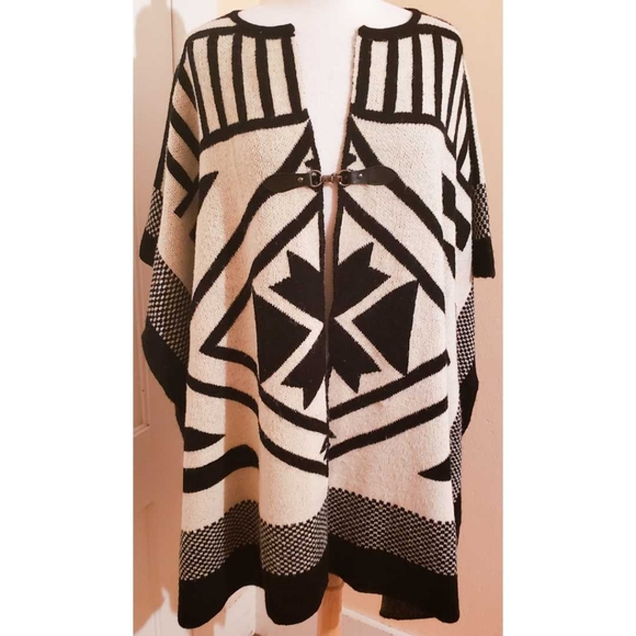 BCBGMaxAzria Sweaters - BCBGMaxAzria Blanket Poncho Shawl Black Beige